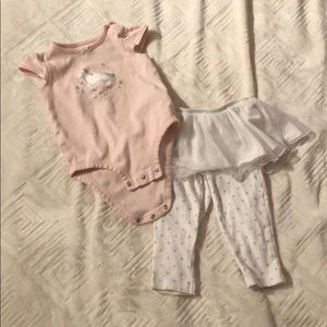 ❄️FREE❄️ Carters set (with bundled item)